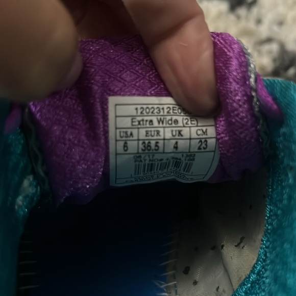 Women’s Brooks GTS 17 Running Shoe - Picture 6 of 8